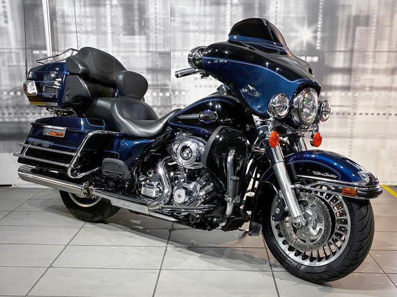 Harley Davidson Electra Glide Ultra Limited 1690 FLHTK Blu usata