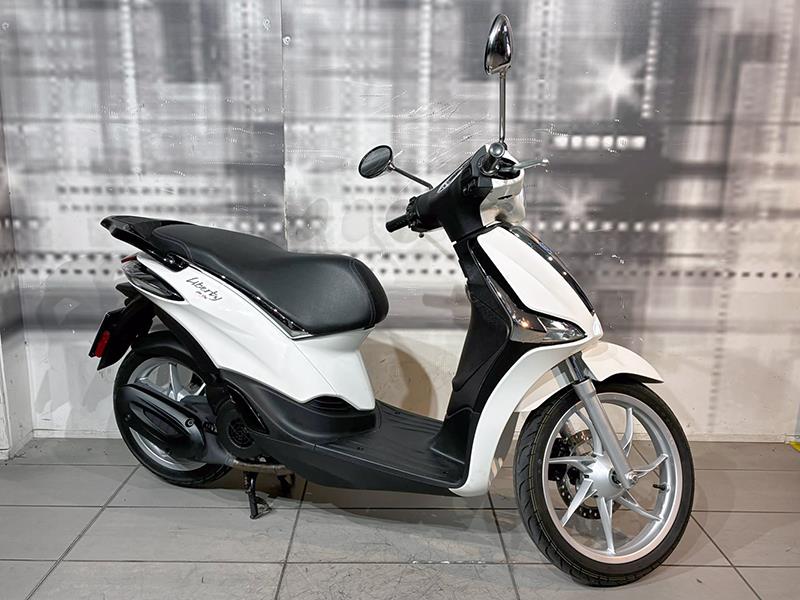 Piaggio Liberty 125 ABS Bianco Luna usata - moto scooter maxiscooter