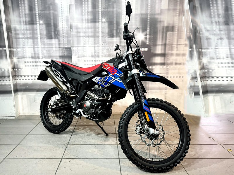 Aprilia RX 125 Nero/Blu/Rosso usata - moto enduro